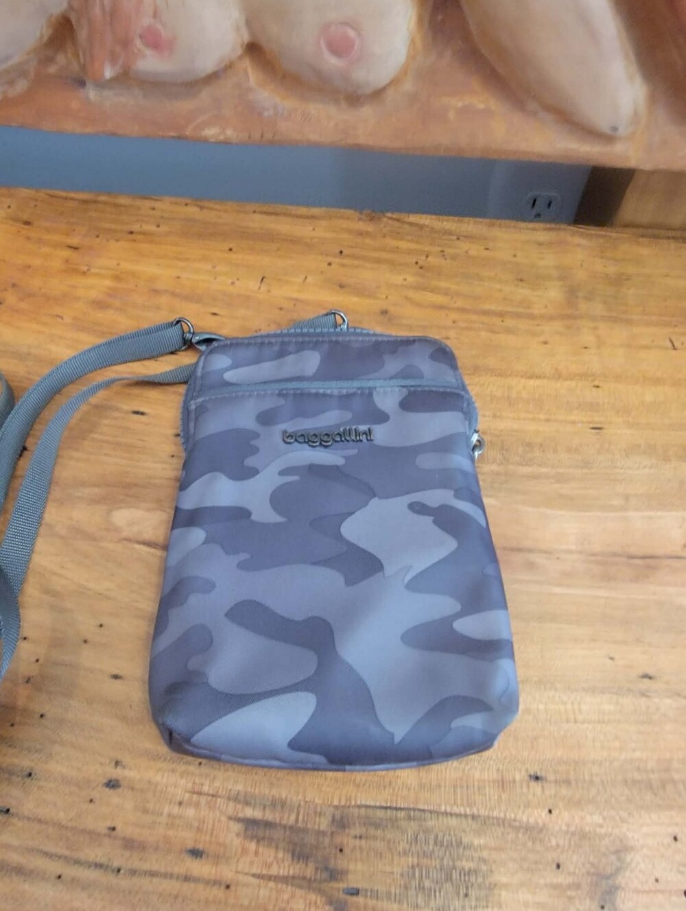 Baggallini - Picture 2 of 12